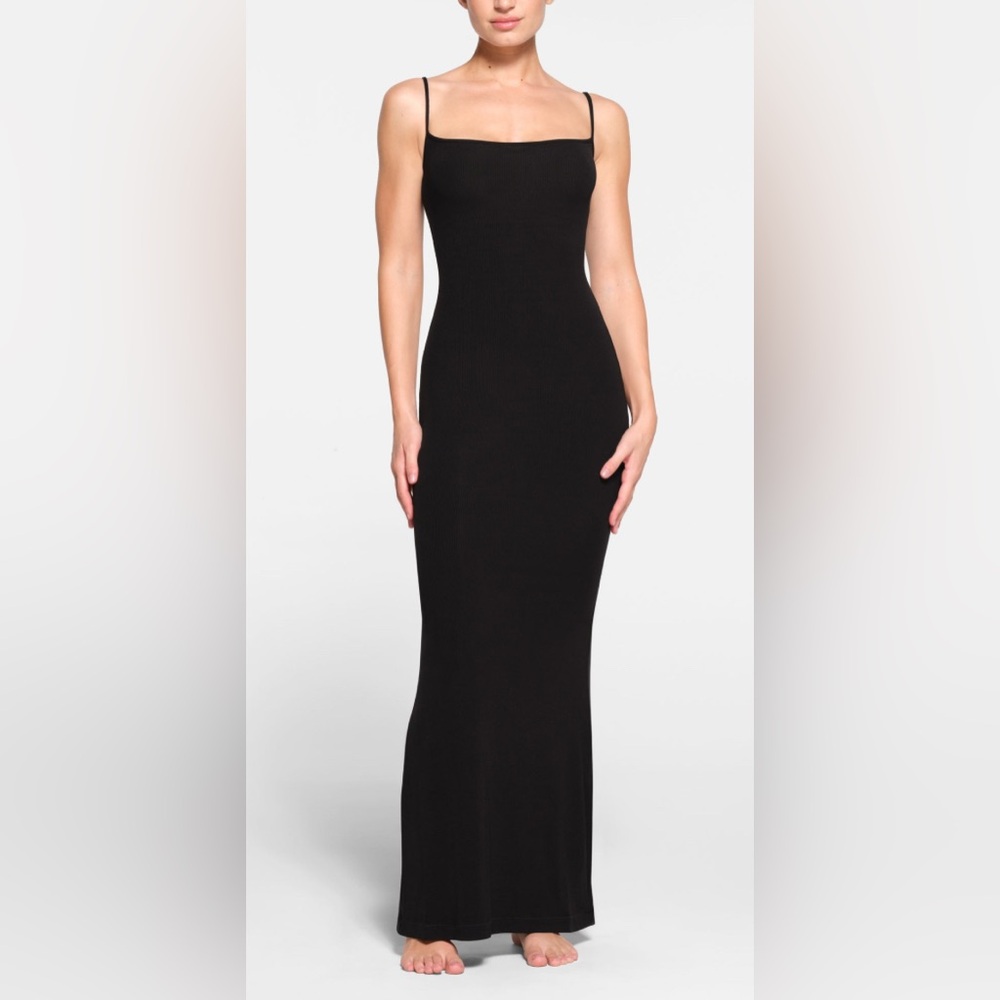 NWT SKIMS Soft Lounge Long Slip Dress. Size Small in the Color Onyx